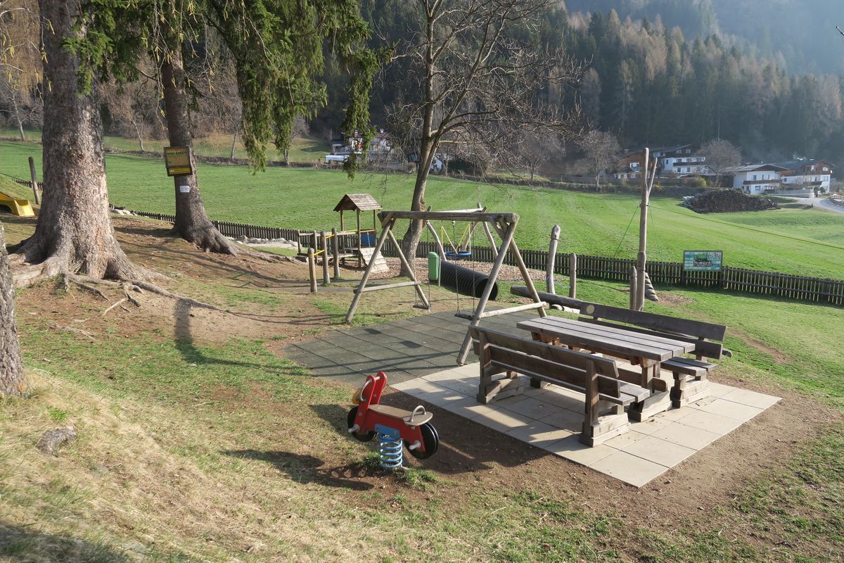 Zur Übersicht der Kinderspielplätze in Thurn